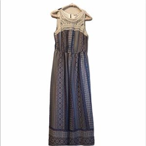 AUW like new maxi dress medium